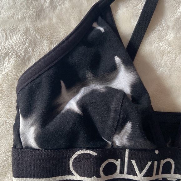 Calvin Klein - triangle bralette - Picture 2 of 4